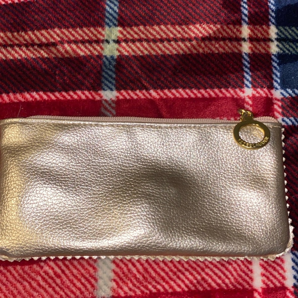 Estée Lauder rose gold jewelry bag🤍